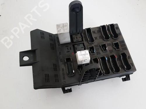 Used Fuse box Fuse box RENAULT LAGUNA I (B56_, 556_) 2.0 (B56C/H/N) (113 hp) 33506544 33506544