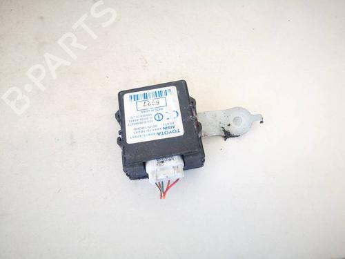 Used Electronic module Electronic module TOYOTA PRIUS Liftback (_W2_) 1.5 Hybrid (NHW20_, NHW20R) (112 hp) 32952605 32952605