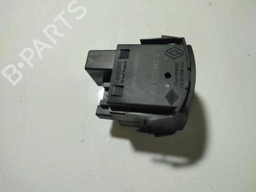 switch-renault-megane-iii-hatchback-bz01_-b3_-2008-34949875 main image