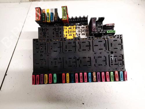Used Fuse box Fuse box 32612827 32612827
