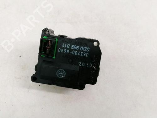 Used Electronic module Electronic module VW PHAETON (3D1, 3D2, 3D3, 3D4, 3D6, 3D7, 3D8, 3D9) 3.2 V6 (241 hp) 32875236 32875236