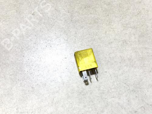 Used Electronic sensor Electronic sensor OPEL ZAFIRA A MPV (T98) 2.2 DTI 16V (F75) (125 hp) 33071644 33071644