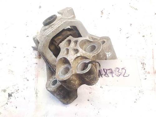 Used Engine mount Engine mount FIAT BRAVO II (198_) 1.9 D Multijet (198AXB1A) (120 hp) 32932511 32932511