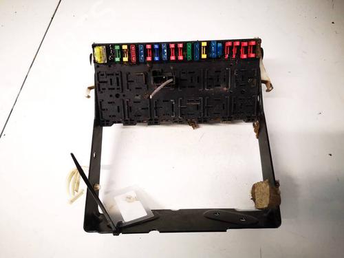Used Fuse box Fuse box VW PASSAT B3/B4 Variant (3A5, 35I) 1.9 D (68 hp) 32971785 32971785