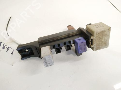 Used Fuse box Fuse box TOYOTA AVENSIS (_T25_) 1.6 VVT-i (ZZT250_, ZZT250R) (110 hp) 32899064 32899064