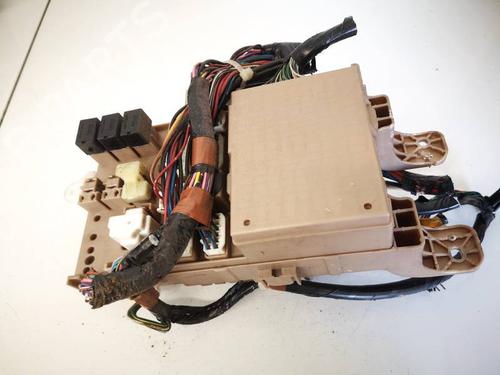 Used Fuse box Fuse box TOYOTA COROLLA Verso (_E12_) 2.0 D-4D (CDE120_, CDE120R) (90 hp) 33489586 33489586