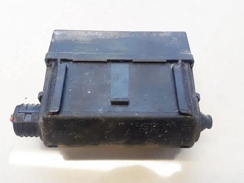 Used Fuse box Fuse box OPEL MERIVA A MPV (X03) 1.7 CDTI (E75) (100 hp) 33104537 33104537