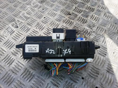 Used Fuse box Fuse box VOLVO V40 Estate (645) 1.9 DI (102 hp) 33505804 33505804