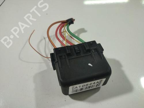 Used Fuse box Fuse box 32544033 32544033