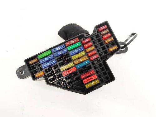 fuse-box-vw-golf-v-1k1-2003-2004-2005-2006-2007-2008-2009-2010-32940952 main image