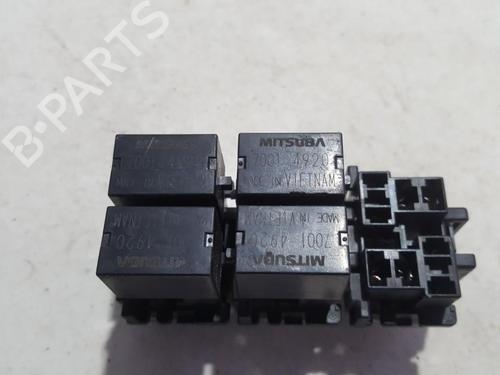 Used Fuse box Fuse box HONDA ACCORD VII (CL, CN) 2.2 i-CTDi (CN1) (140 hp) 33509463 33509463