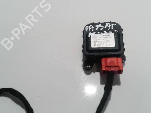 electronic-module-vw-passat-b5-variant-3b5-1997-1998-1999-2000-2001-33521493 main image