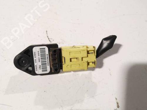Used Electronic module Electronic module TOYOTA COROLLA (_E12_) 2.0 D-4D (CDE120R, CDE120L_) (110 hp) 32579917 32579917