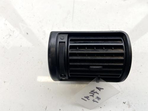 air-vent-audi-a4-b5-8d2-1994-1995-1996-1997-1998-1999-2000-2001-32888214 main image