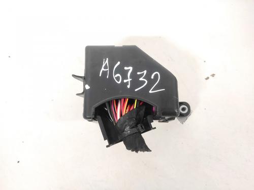 Used Fuse box Fuse box VW PASSAT B6 (3C2) 2.0 FSI (150 hp) 33088392 33088392