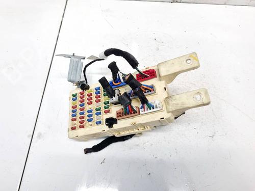 Used Fuse box Fuse box 32584305 32584305