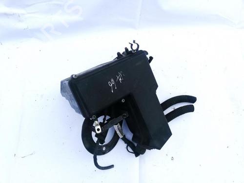 Used Fuse box Fuse box LAND ROVER FREELANDER I (L314) 2.0 Td4 4x4 (109 hp) 33516466 33516466