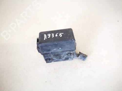 fuse-box-toyota-yaris-_p9_-2005-2006-2007-2008-2009-2010-2011-2012-2013-2014-32952646 main image
