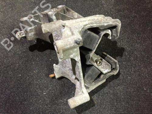 Used Engine mount Engine mount OPEL VECTRA B (J96) 1.8 i 16V (F19) (116 hp) 33484088 33484088