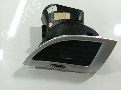 air-vent-renault-megane-iii-hatchback-bz01_-b3_-2008-32535722 main image