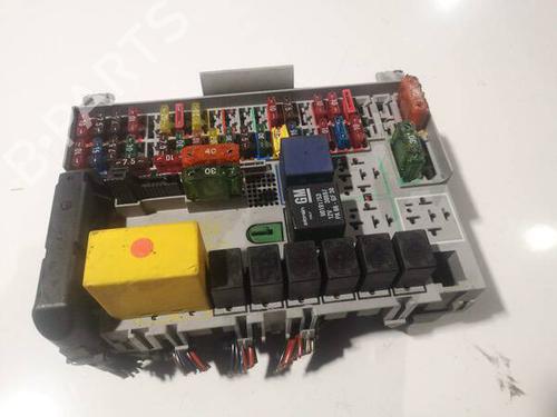 Used Fuse box Fuse box 32544702 32544702