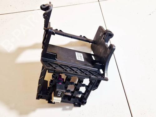 Used Fuse box VW GOLF PLUS V (5M1, 521) 1.9 TDI (105 hp) 32571495