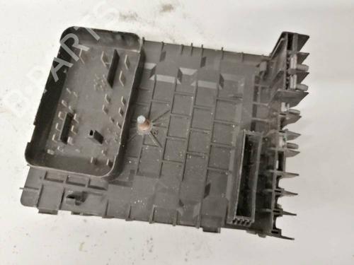 fuse-box-renault-megane-iii-hatchback-bz01_-b3_-2008-32968153 main image