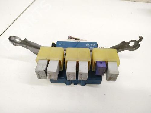 Used Fuse box Fuse box TOYOTA COROLLA Verso (ZER_, ZZE12_, R1_) 2.2 D-4D (AUR10_, AUR10R) (136 hp) 32897813 32897813