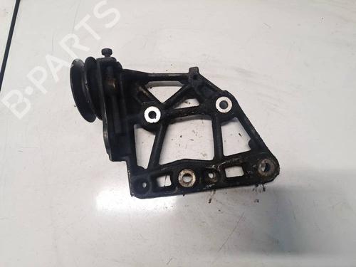 Supporto Supporto NISSAN X-TRAIL I (T30) 2.2 dCi (136 hp) 33971842 33971842