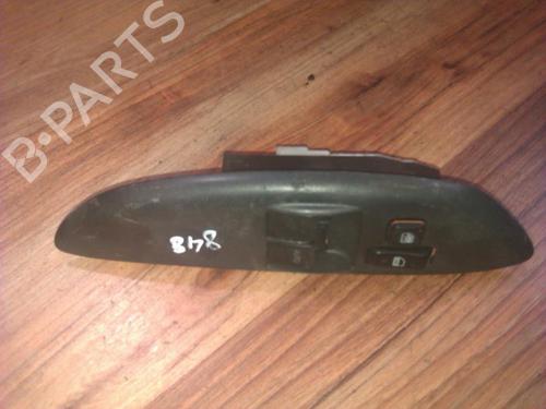 Used Switch Switch TOYOTA YARIS (_P1_) 1.0 (SCP10_, SCP10R) (68 hp) 33504119 33504119