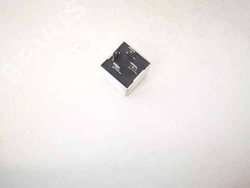 Electronic sensor OPEL ZAFIRA A MPV (T98) 2.0 DTI 16V (F75) | BP33073597M84 - Image 2