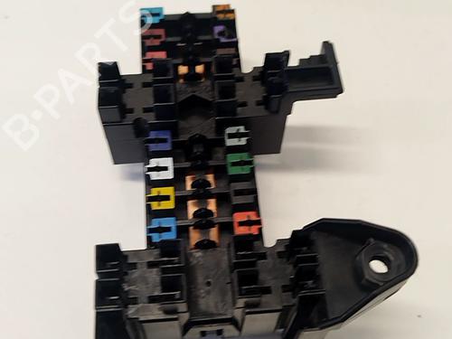 Used Fuse box Fuse box MERCEDES-BENZ C-CLASS (W203) C 220 CDI (203.006, 203.008) (143 hp) 33749836 33749836