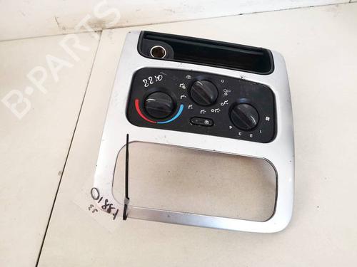 Used Climate control Climate control JEEP CHEROKEE (KJ) 2.5 CRD 4x4 (143 hp) 35328049 35328049
