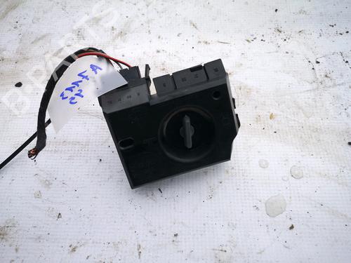 lamp-holder-audi-100-c4-avant-4a5-1990-1991-1992-1993-1994-35512330 main image