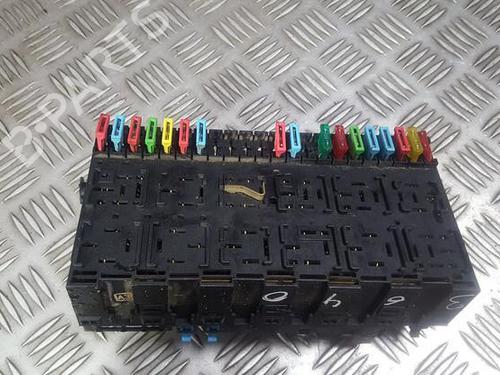 Used Fuse box Fuse box VW PASSAT B3/B4 Variant (3A5, 35I) 1.9 TDI (90 hp) 33497054 33497054