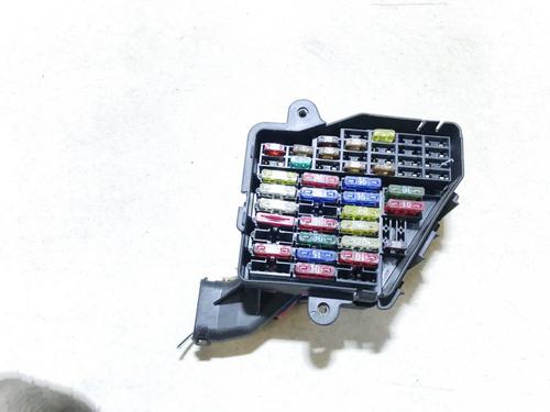 Used Fuse box Fuse box VW BORA I (1J2) 1.9 TDI (90 hp) 33071184 33071184
