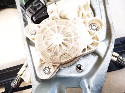 Left front window motor MERCEDES-BENZ C-CLASS (W203) C 270 CDI (203.016) | BP35528795E21 - Image 2