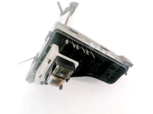 Used Fuse box Fuse box TOYOTA AVENSIS (_T25_) 2.0 D-4D (CDT250_, CDT250R) (116 hp) 32922109 32922109