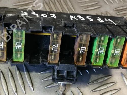 fuse-box-peugeot-307-3ac-2000-2001-2002-2003-2004-2005-2006-2007-2008-2009-2010-2011-2012-33496653 main image