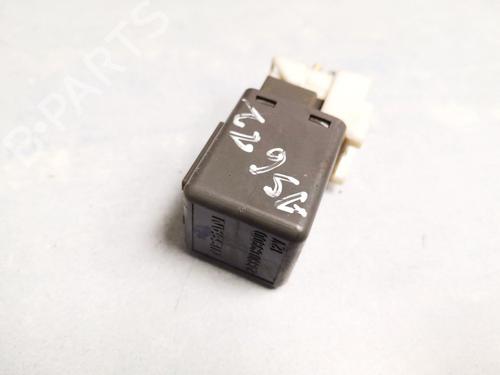 other-nissan-primera-hatchback-p12-2002-33108285 main image