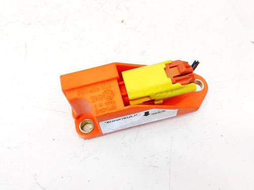 Used Electronic module Electronic module VW TOURAN (1T1, 1T2) 1.9 TDI (105 hp) 32948577 32948577