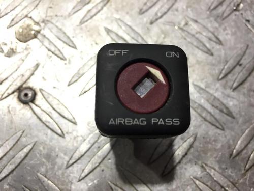 switch-peugeot-607-9d-9u-2000-33482954 main image