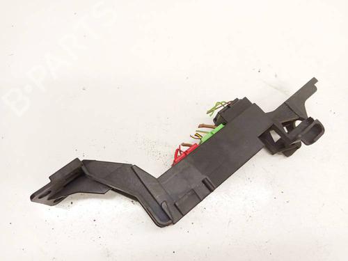Used Fuse box Fuse box 37736460 37736460