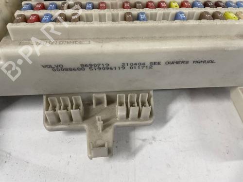 Fuse box VOLVO V50 (545) 2.0 D | BP32929998E1 - Image 2