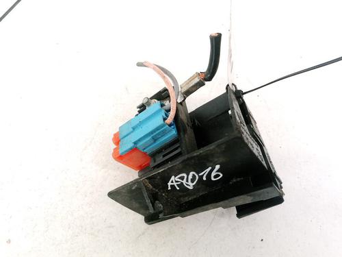 Used Fuse box PEUGEOT 807 (EB_) 2.0 HDi (109 hp) 32913259