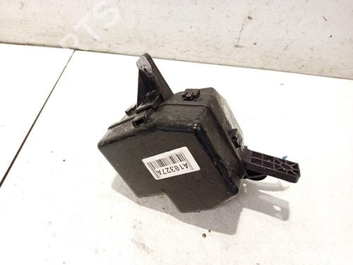 Used Fuse box Fuse box TOYOTA YARIS (_P9_) 1.4 D-4D (NLP90_, NLP90R) (90 hp) 32554305 32554305