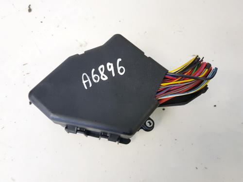 fuse-box-audi-a4-b5-8d2-1994-1995-1996-1997-1998-1999-2000-2001-33091478 main image