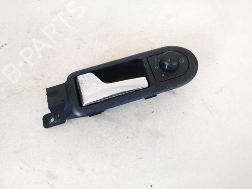 Used Front left interior door handle Front left interior door handle VW GOLF IV (1J1) 1.9 TDI (110 hp) 35257957 35257957