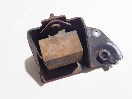 Used Engine mount Engine mount TOYOTA AVENSIS (_T25_) 2.0 D-4D (CDT250_, CDT250R) (116 hp) 33062291 33062291