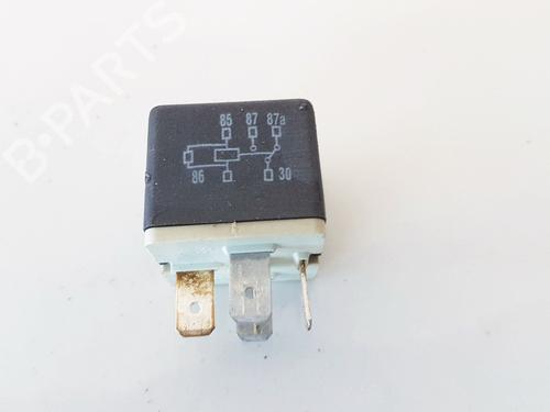Electronic sensor OPEL ZAFIRA A MPV (T98) 2.0 DTI 16V (F75) | BP33065068M84 - Image 2